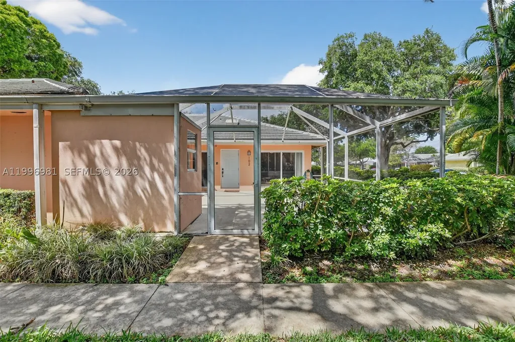 102 Sun Terrace Court Palm Beach Gardens FL 33403