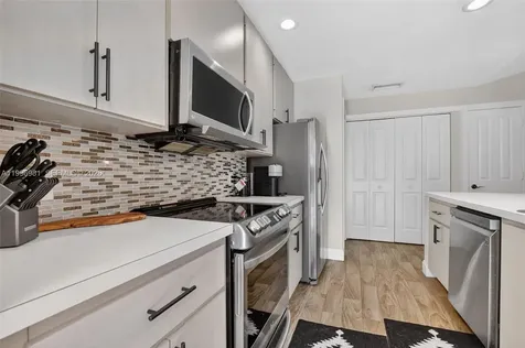 102 Sun Terrace Court Palm Beach Gardens FL 33403