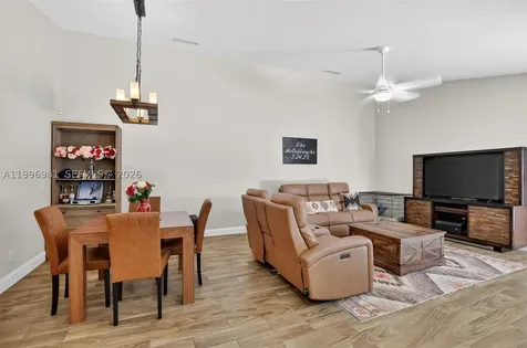 102 Sun Terrace Court Palm Beach Gardens FL 33403