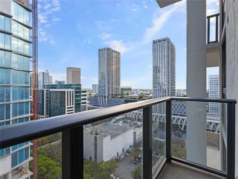 11 NE 6th Street Miami FL 33132