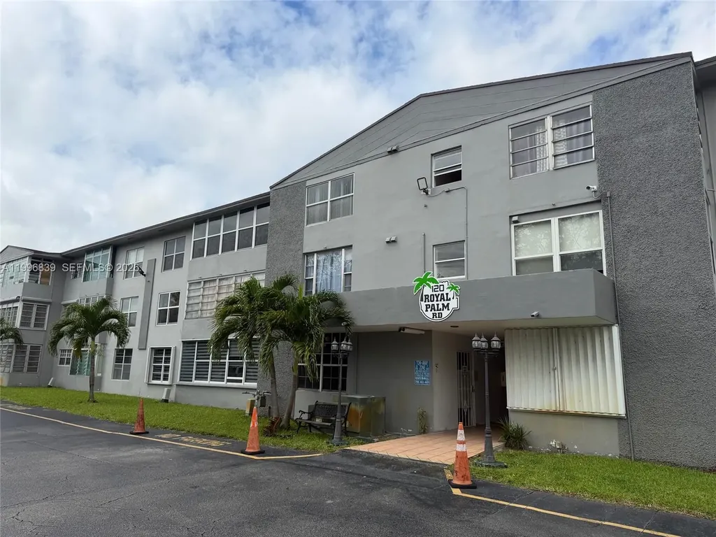 120 Royal Palm Road Hialeah Gardens FL 33016