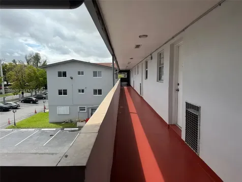 120 Royal Palm Road Hialeah Gardens FL 33016