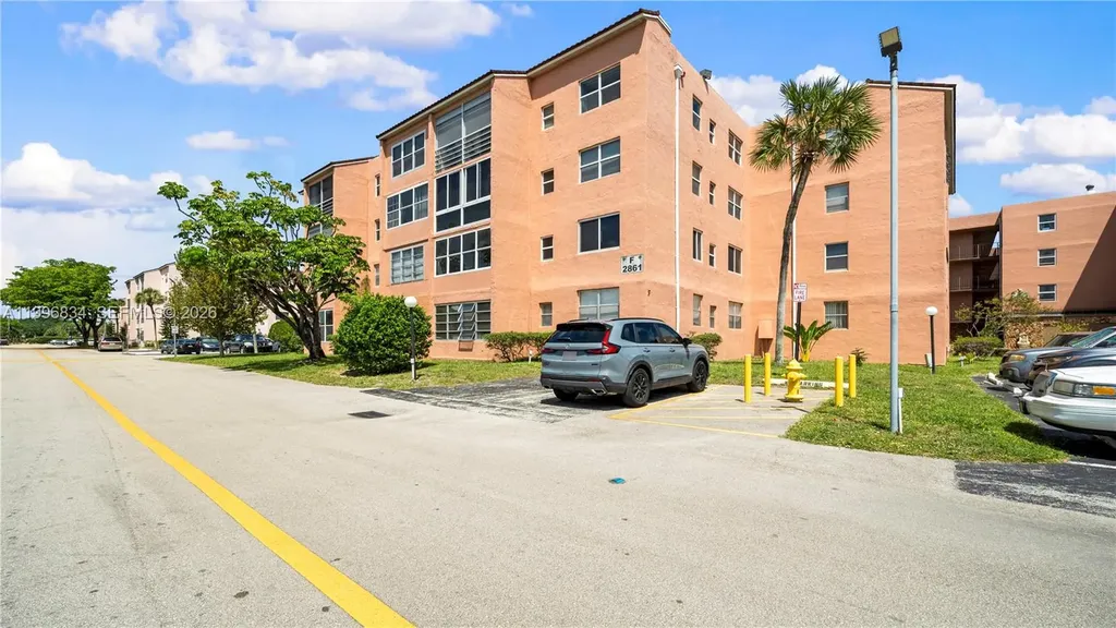 2861 Somerset Drive Lauderdale Lakes FL 33311