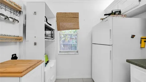 2861 Somerset Drive Lauderdale Lakes FL 33311