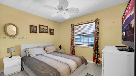 2861 Somerset Drive Lauderdale Lakes FL 33311