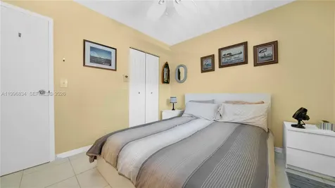 2861 Somerset Drive Lauderdale Lakes FL 33311