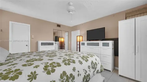 2861 Somerset Drive Lauderdale Lakes FL 33311