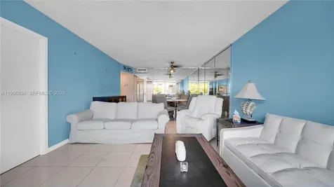 2861 Somerset Drive Lauderdale Lakes FL 33311