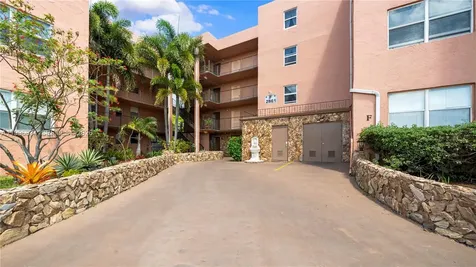 2861 Somerset Drive Lauderdale Lakes FL 33311
