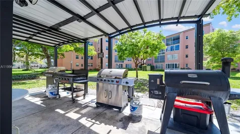2861 Somerset Drive Lauderdale Lakes FL 33311