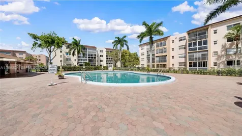 2861 Somerset Drive Lauderdale Lakes FL 33311