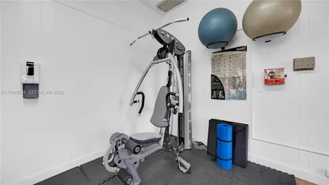 2861 Somerset Drive Lauderdale Lakes FL 33311