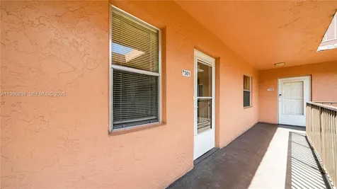 2861 Somerset Drive Lauderdale Lakes FL 33311