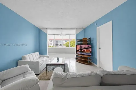 2861 Somerset Drive Lauderdale Lakes FL 33311