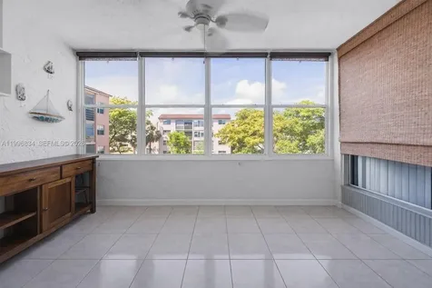 2861 Somerset Drive Lauderdale Lakes FL 33311