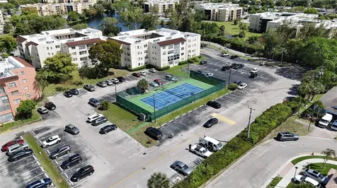 2861 Somerset Drive Lauderdale Lakes FL 33311