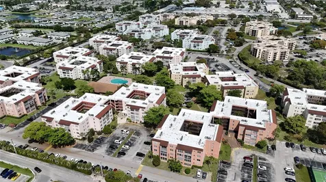2861 Somerset Drive Lauderdale Lakes FL 33311