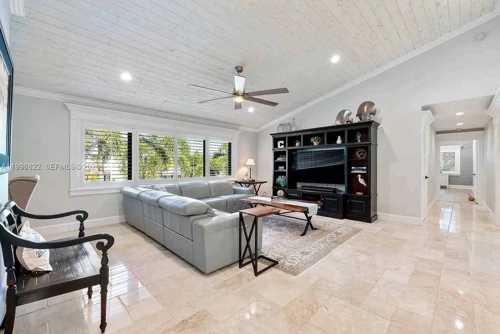 3333 NE 30th Avenue Lighthouse Point FL 33064