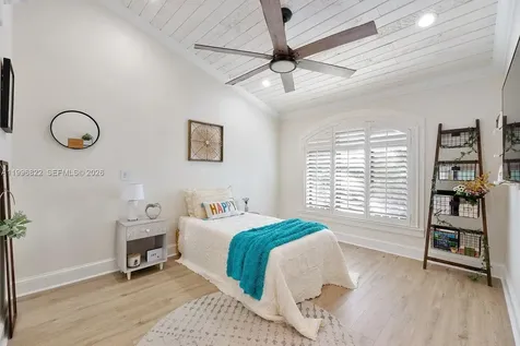 3333 NE 30th Avenue Lighthouse Point FL 33064