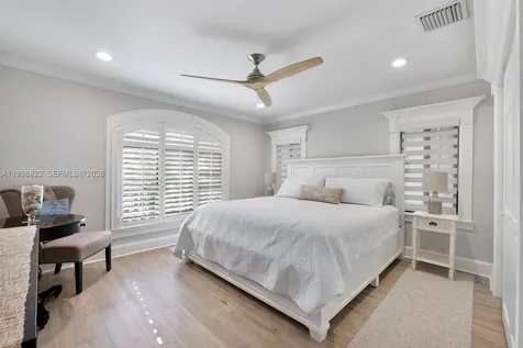 3333 NE 30th Avenue Lighthouse Point FL 33064