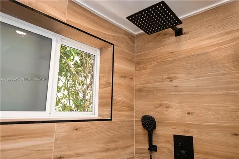 224 Meridian Avenue Miami Beach FL 33139