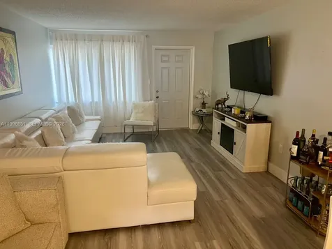 401 SW 109th Avenue Sweetwater FL 33174