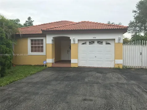 19712 NW 82nd Place Hialeah FL 33015