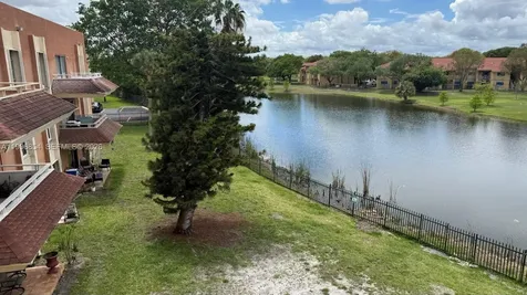 17530 NW 68th Avenue Hialeah FL 33015