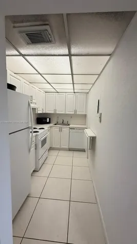 17530 NW 68th Avenue Hialeah FL 33015