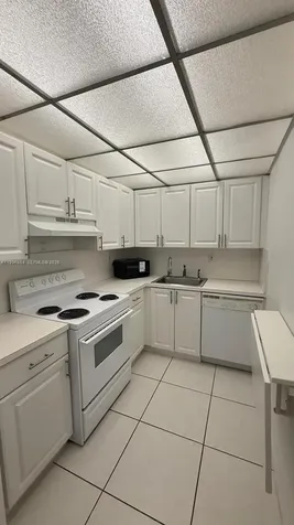 17530 NW 68th Avenue Hialeah FL 33015