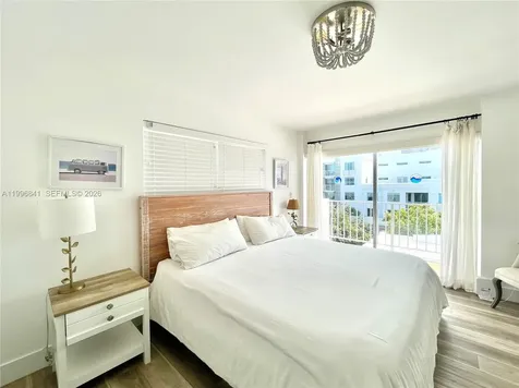 221 Meridian Avenue Miami Beach FL 33139
