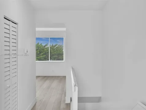 8 Key West Court Weston FL 33326