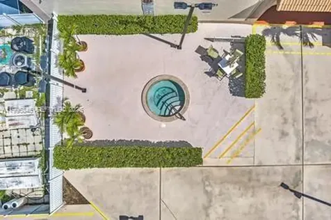 8 Key West Court Weston FL 33326
