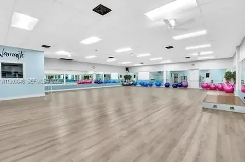8 Key West Court Weston FL 33326