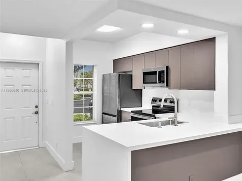 8 Key West Court Weston FL 33326