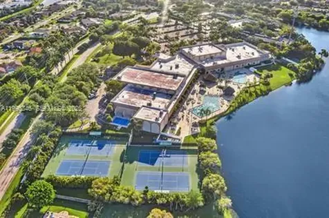 8 Key West Court Weston FL 33326