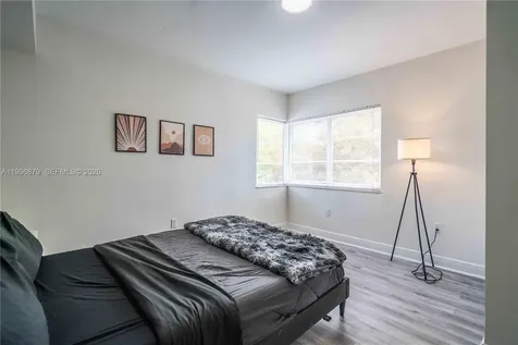 1007 Bay Drive Miami Beach FL 33141