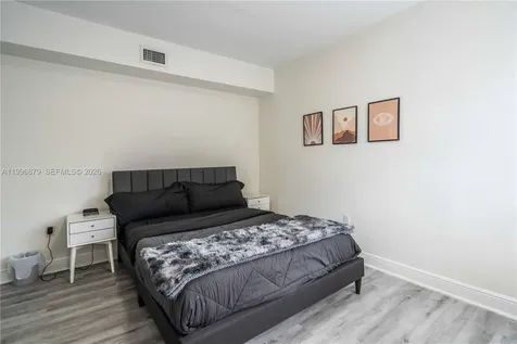 1007 Bay Drive Miami Beach FL 33141