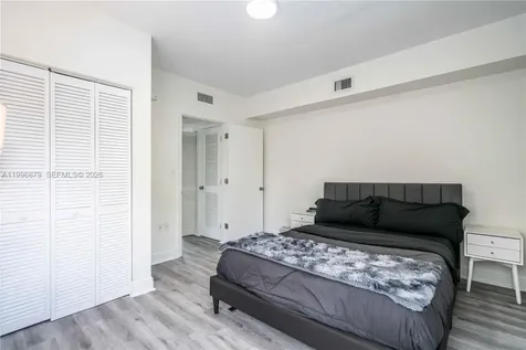 1007 Bay Drive Miami Beach FL 33141