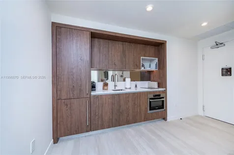 1611 SW 2nd Avenue Miami FL 33129