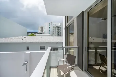 1611 SW 2nd Avenue Miami FL 33129