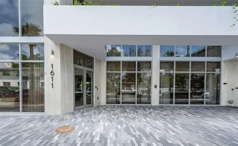 1611 SW 2nd Avenue Miami FL 33129