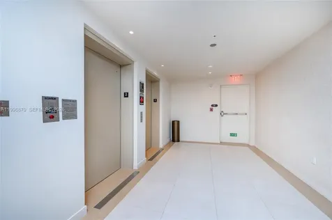1611 SW 2nd Avenue Miami FL 33129