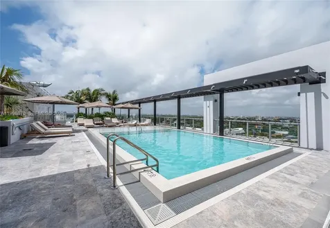1611 SW 2nd Avenue Miami FL 33129