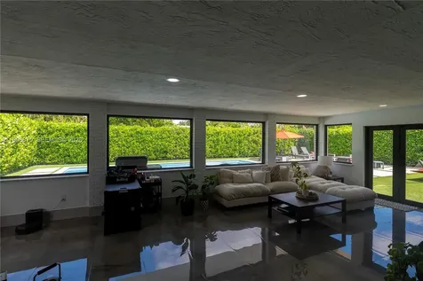 4901 SW 101st Avenue Miami FL 33165