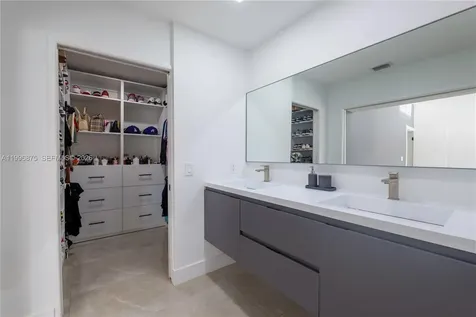 4901 SW 101st Avenue Miami FL 33165