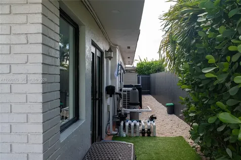 4901 SW 101st Avenue Miami FL 33165