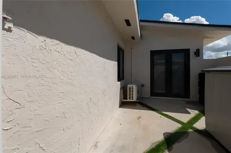 4901 SW 101st Avenue Miami FL 33165
