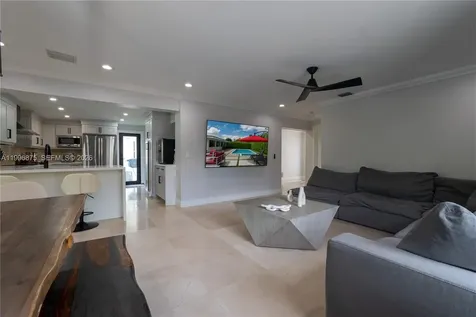 4901 SW 101st Avenue Miami FL 33165