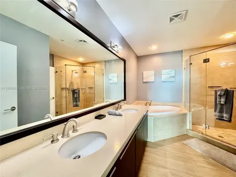 7928 East Drive North Bay Village FL 33141